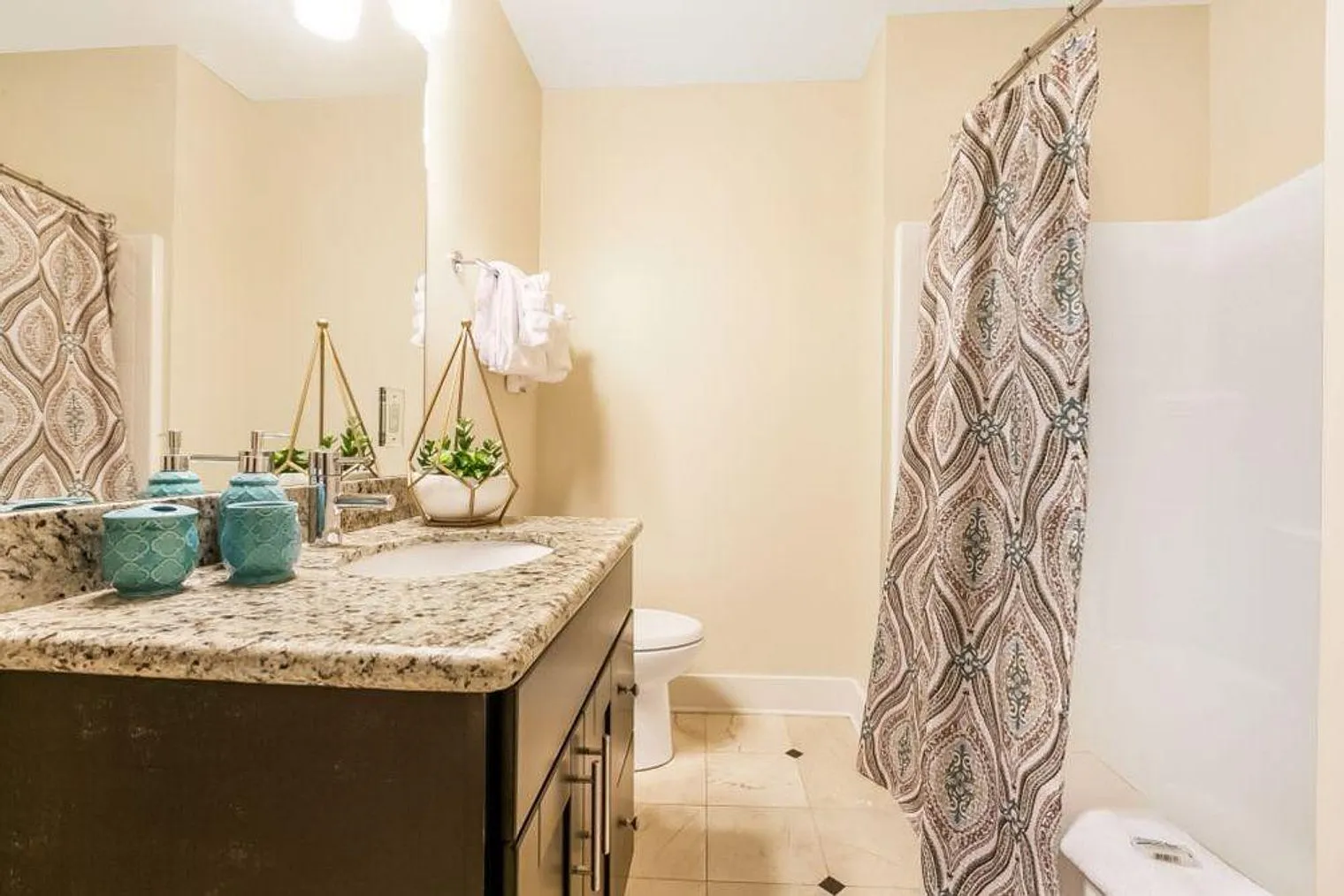 1 bed, 1.0 bath, 645 sqft, $4,232 — Photo 4