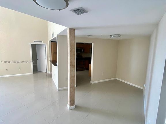 Bright and open Living area