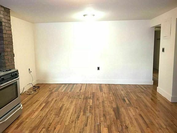 4th image of 521 Lafayette Ave #1B