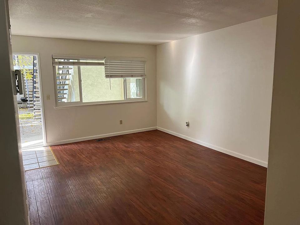 1st image of 634 Bolton Ct #2