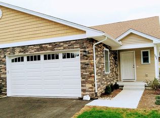 101 Bella Vista Cir, Glocester, RI 02814