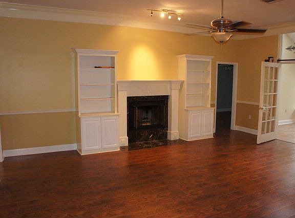 2nd image of 305 Menard Dr