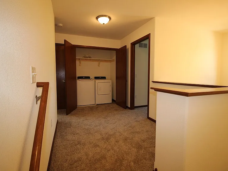 3 bed, 2.5 bath, 1910 sqft, $2,350 — Photo 13