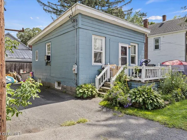 13 Chatham Street, Nassau, NY 12123