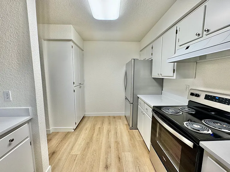 4701 NE 77th Ave #D-16 — Photo 11