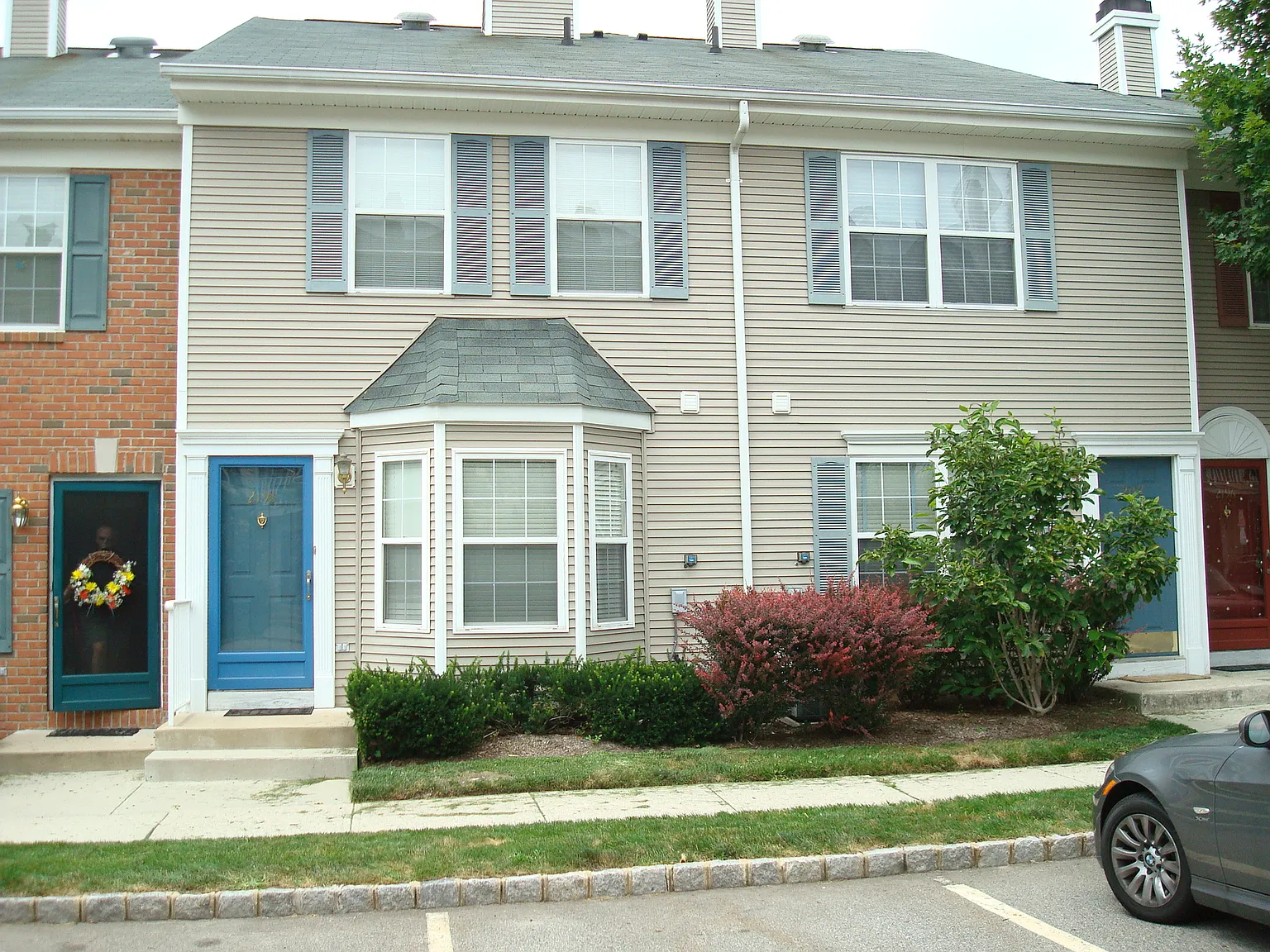 2 bed, 2.5 bath, 1356 sqft, $3,300 — Photo 1