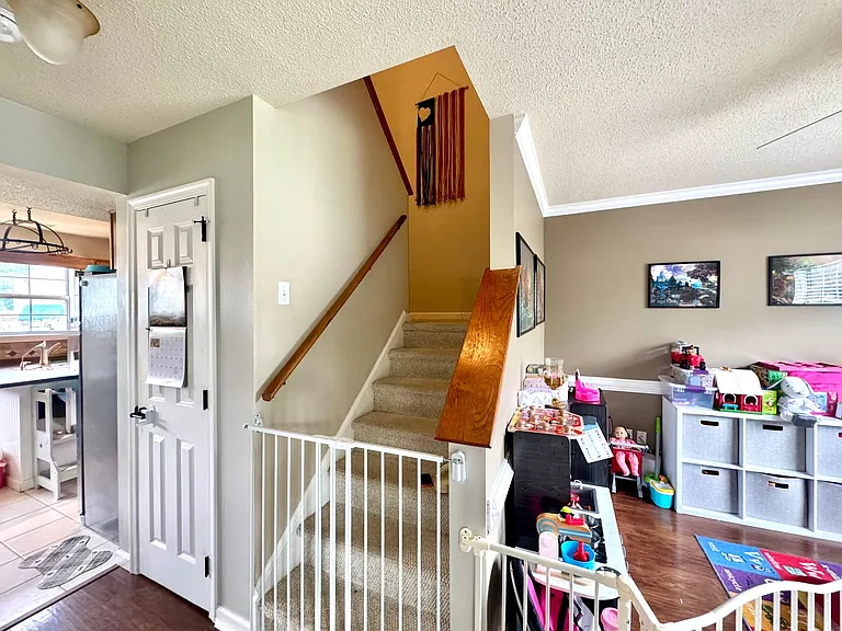 6 Old Pond Ct — Photo 38