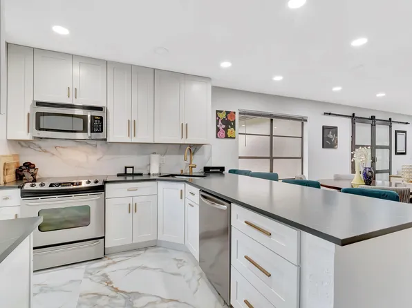21695 Tall Palm Circle #4b, Boca Raton, FL 33433