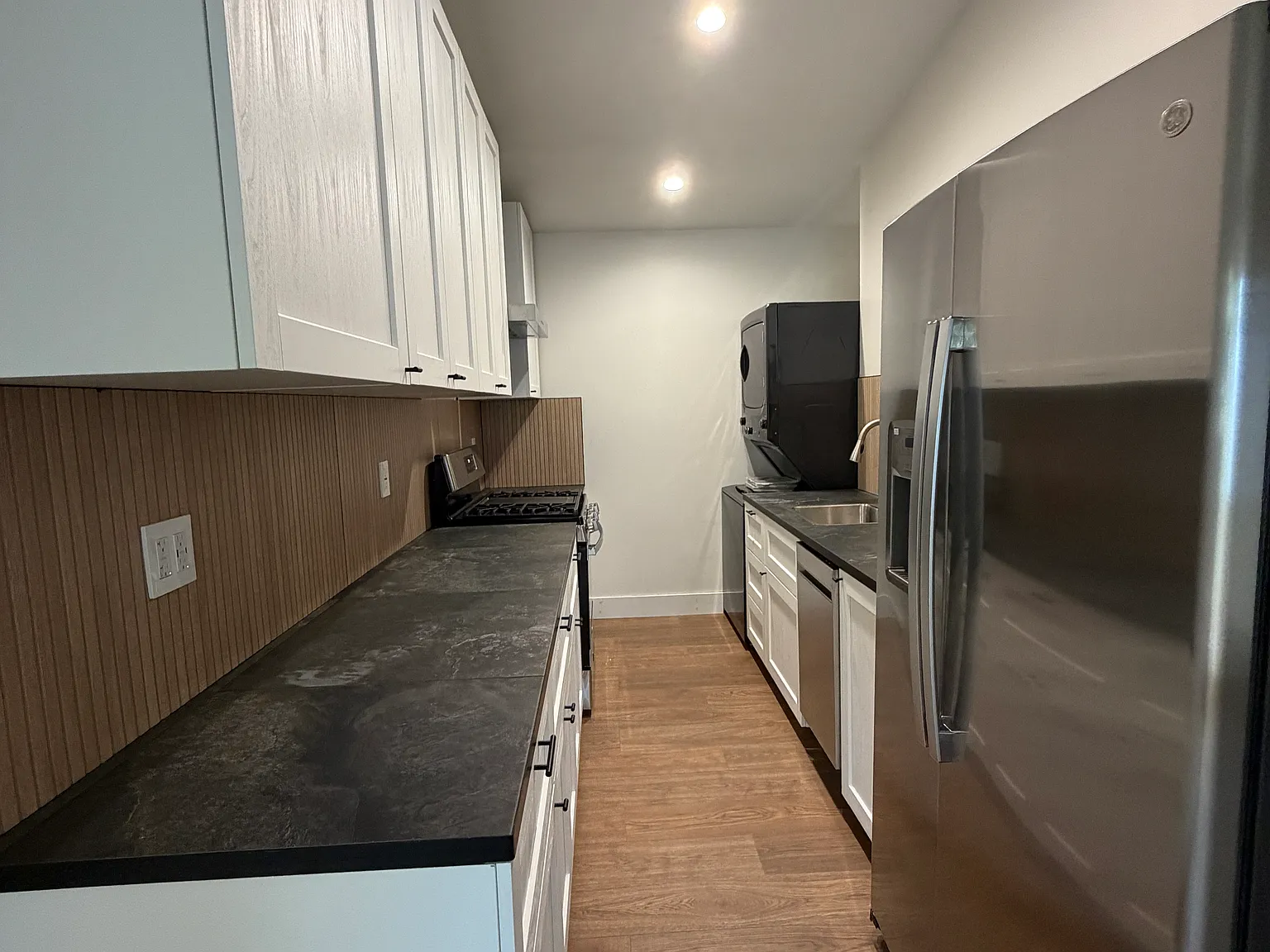 2 bed, 668 sqft, $2,900 — Photo 3