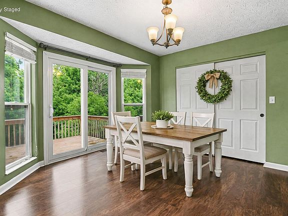 3rd image of 10732 Chinkapin Cir