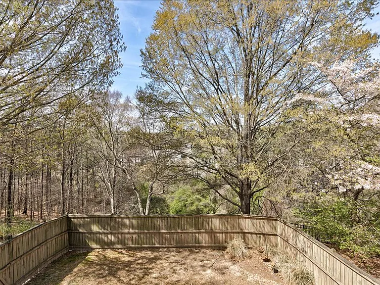 2540 Alvecot Cir — Photo 50