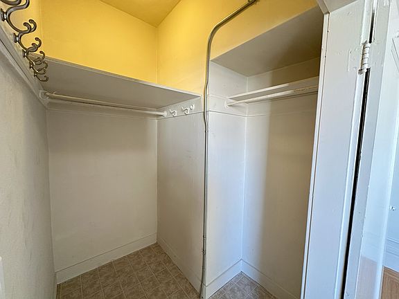 3rd image of 1101 Pine St APT 402