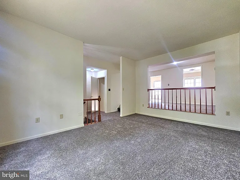 4719 Gainsborough Dr — Photo 4