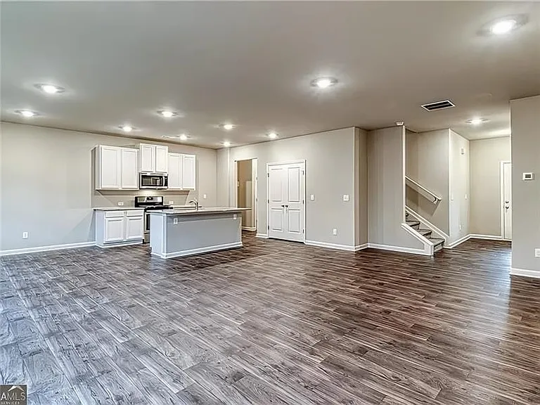 3041 Westgate Park Dr — Photo 7