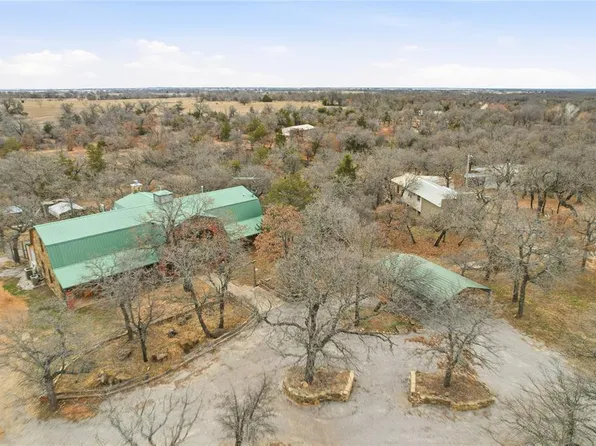 72 Hidden Oaks Dr, Indiahoma, OK 73552