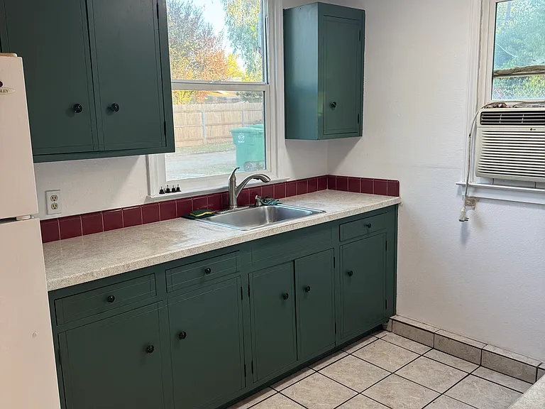140 S Harvard Ave #1/2 — Photo 6