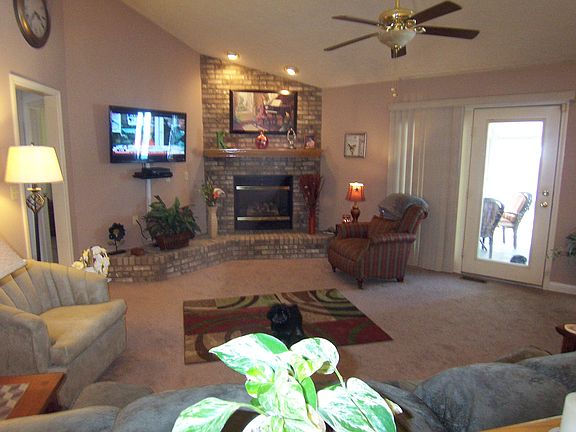 2nd image of 1500 Waverly Ct