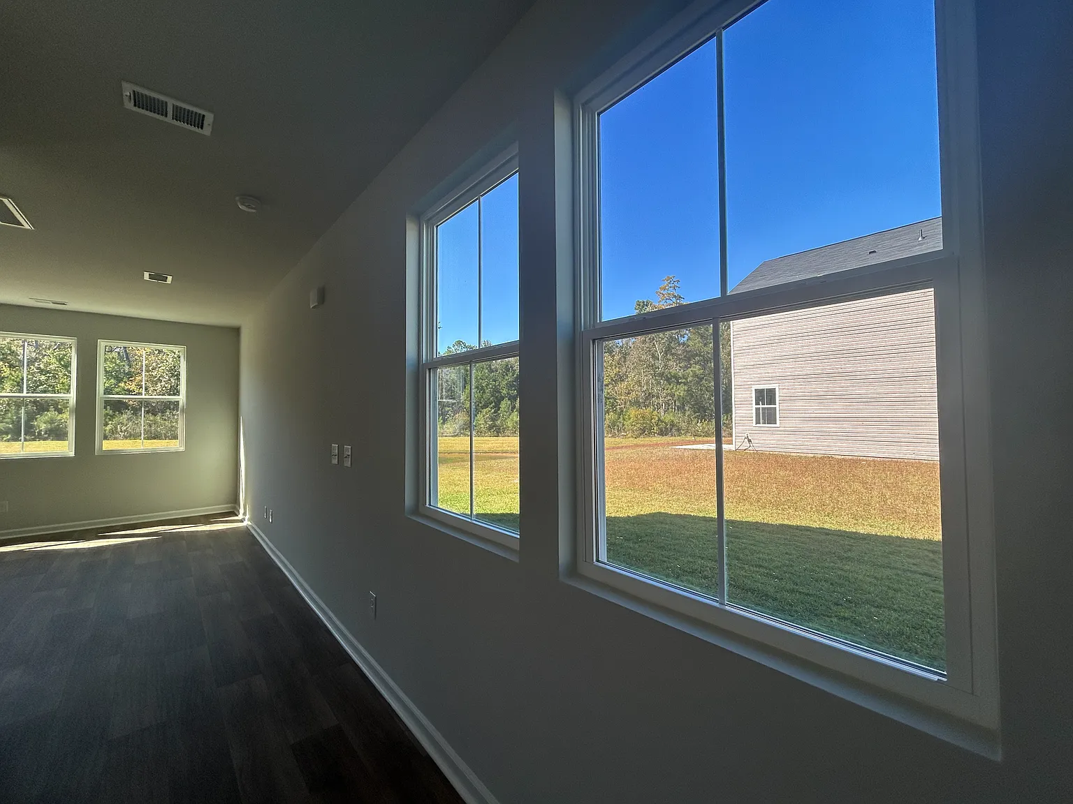 3 bed, 1616 sqft, $2,000 — Photo 3