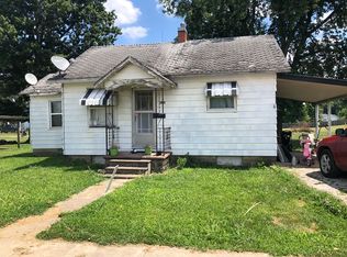 418 S Superior St, Ramsey, IL 62080