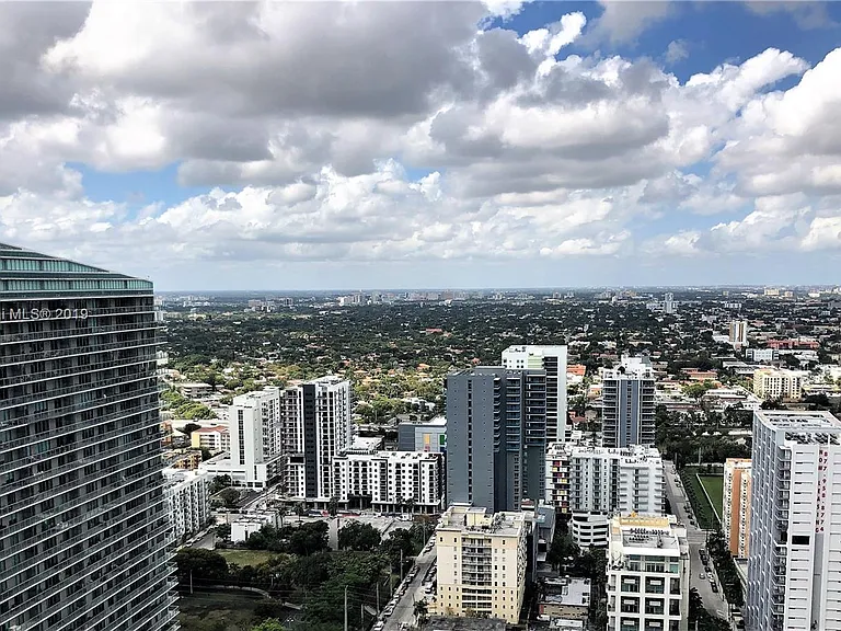 Brickell Plz — Photo 49