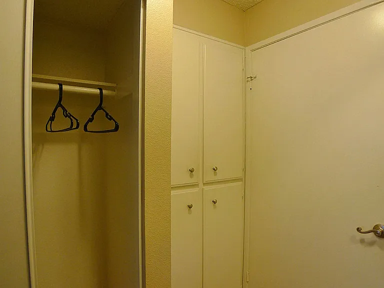 Villa De Adel Apts — Photo 208