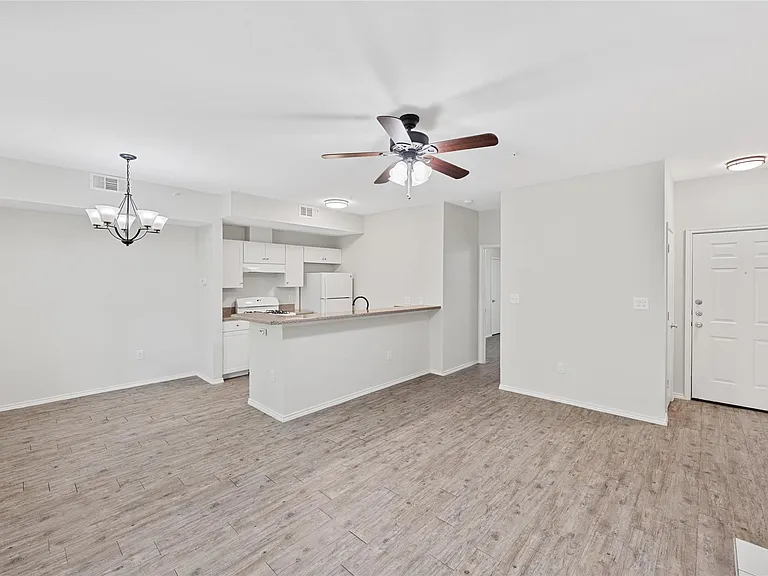 3839 Dry Creek Dr #109 — Photo 8