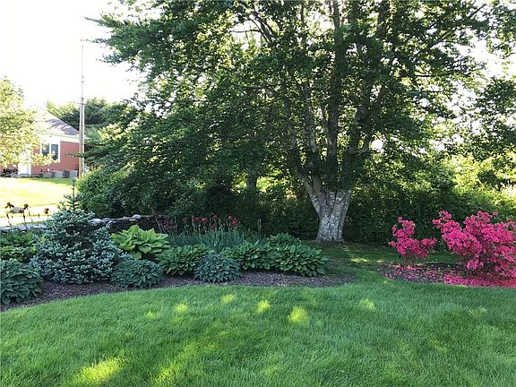 4th image of 444 Black Point Ln