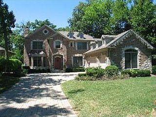 1st image of 1520 Oakwood Ave