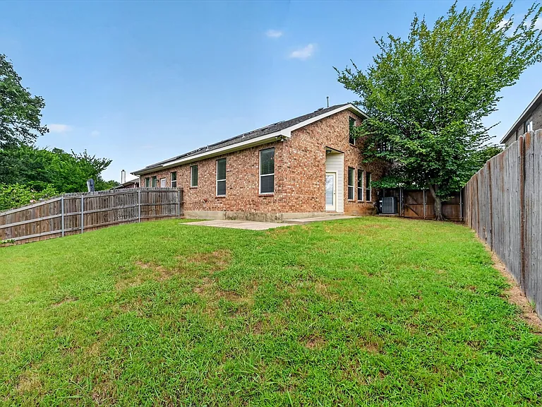 2510 Sedona St — Photo 17