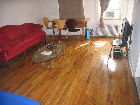 Rented by Alexiou Realty | media 8