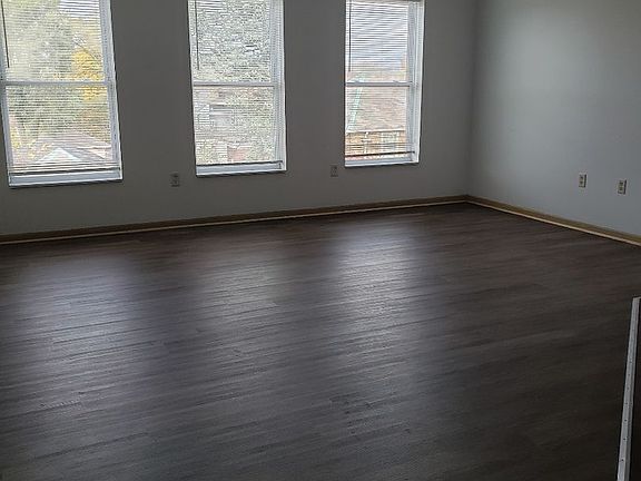 3rd image of 4221 W North Ave #305