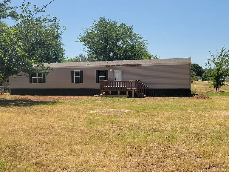5227 Lake View Dr — Photo 2