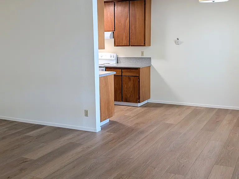 646 Baden Ave #2 — Photo 4