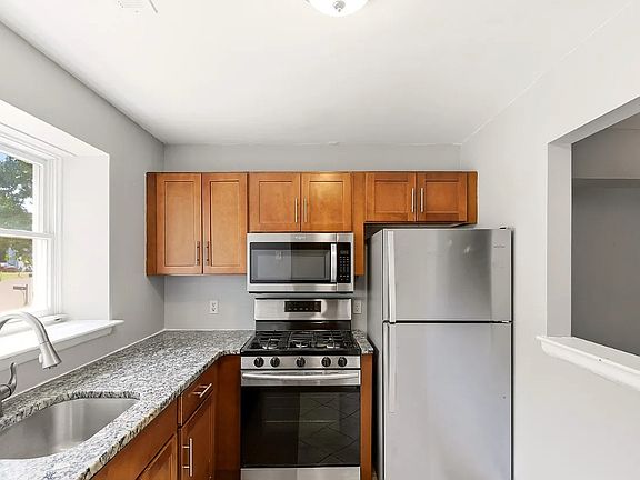 5th image of 12 S Indian Valley Ct