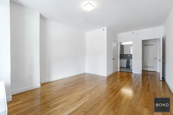 Rented by Bond New York | media 6