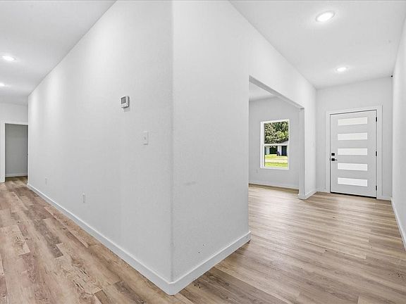 5th image of 3331 Aster St