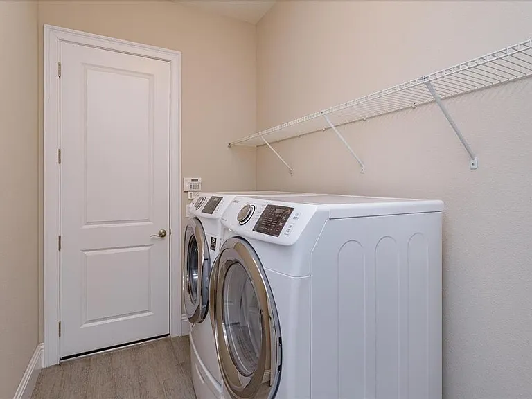 6354 Swanson St — Photo 21