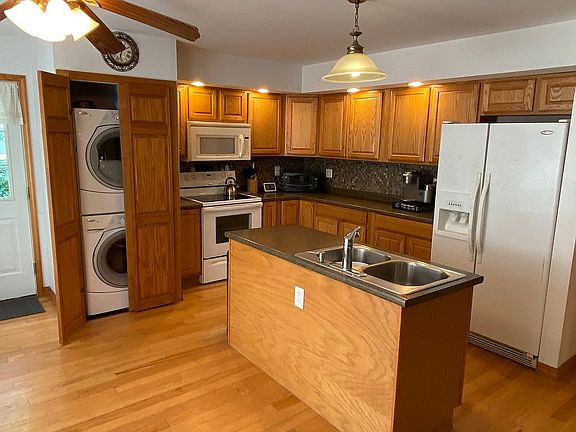4th image of 118 Gates Ave