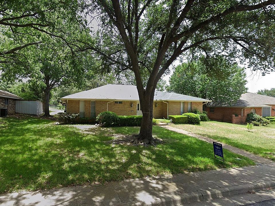 1st image of 206 N Venice Dr