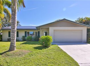 3111 Meyer Dr, Sarasota, FL 34239