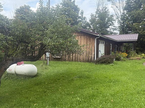 3rd image of 365 Ladd Rd