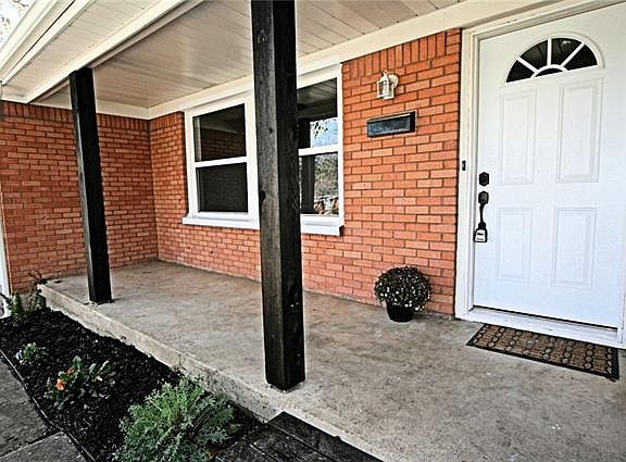 2nd image of 3616 Sheridon Dr