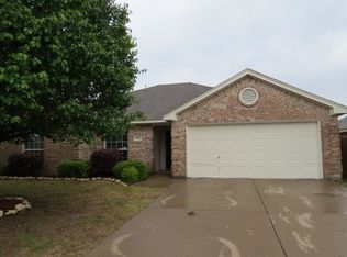 961 Mesa Vista Dr, Crowley, TX 76036