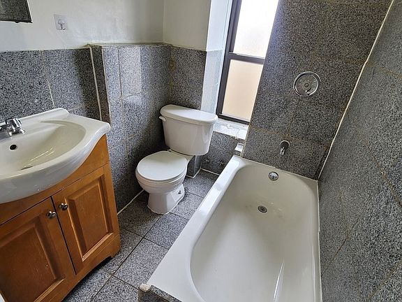 4th image of 2 W 130th St APT 9A