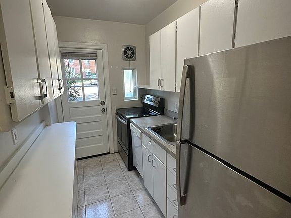 5th image of 205 E Glebe Rd APT D