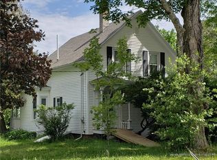 1142 E Pittston Rd, Pittston, ME 04345