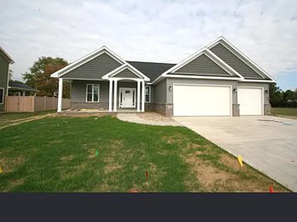 614 Brendalyn Dr, Mackinaw, IL 61755