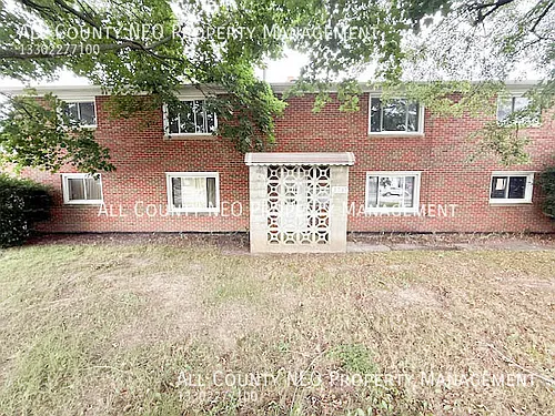 1737 Portage Trl #2 Photo 1