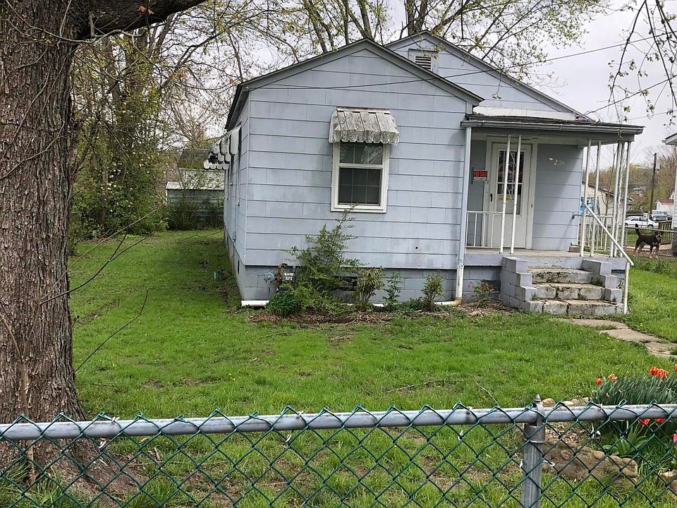 1st image of 208 Lee St