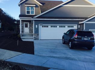 3602 Shade Tree Ct, Waukesha, WI 53188